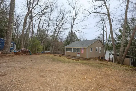 44 W Huntress Pond Road Barnstead NH 03225