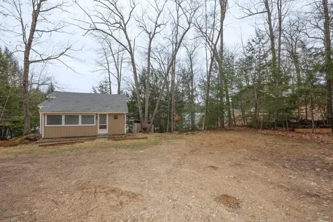 44 W Huntress Pond Road Barnstead NH 03225