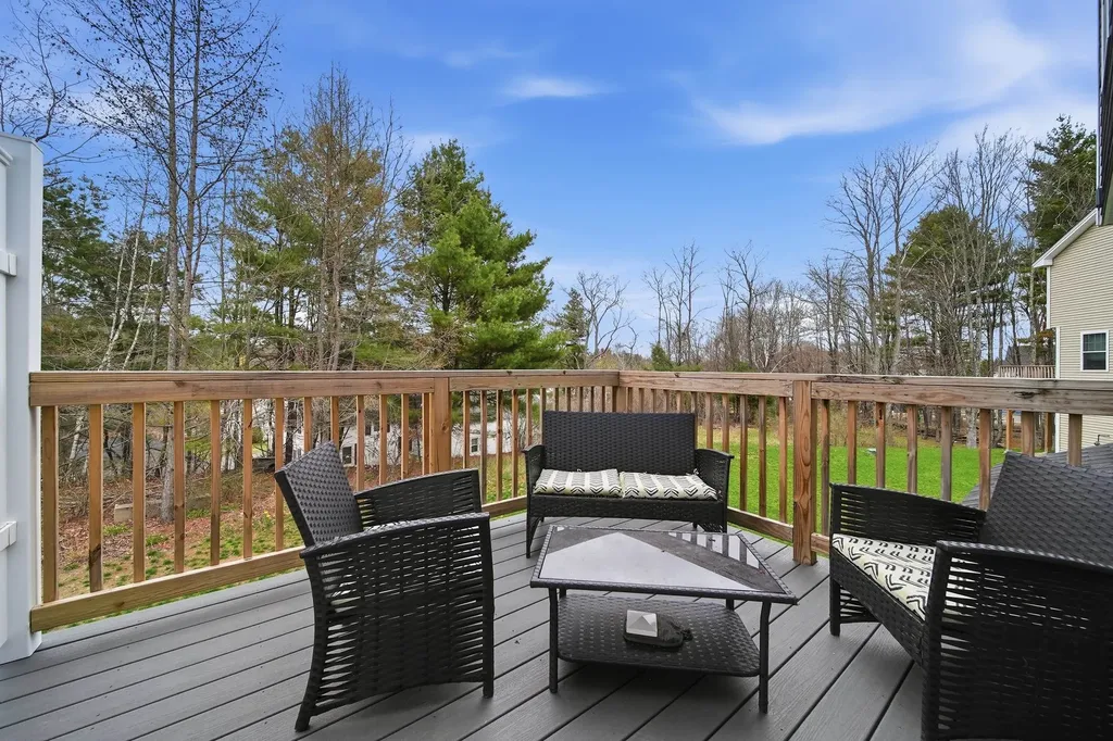 19 Biggs Avenue Epping NH 03042