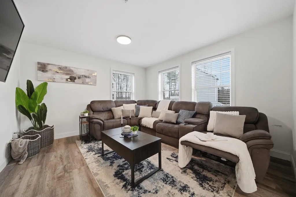 19 Biggs Avenue Epping NH 03042