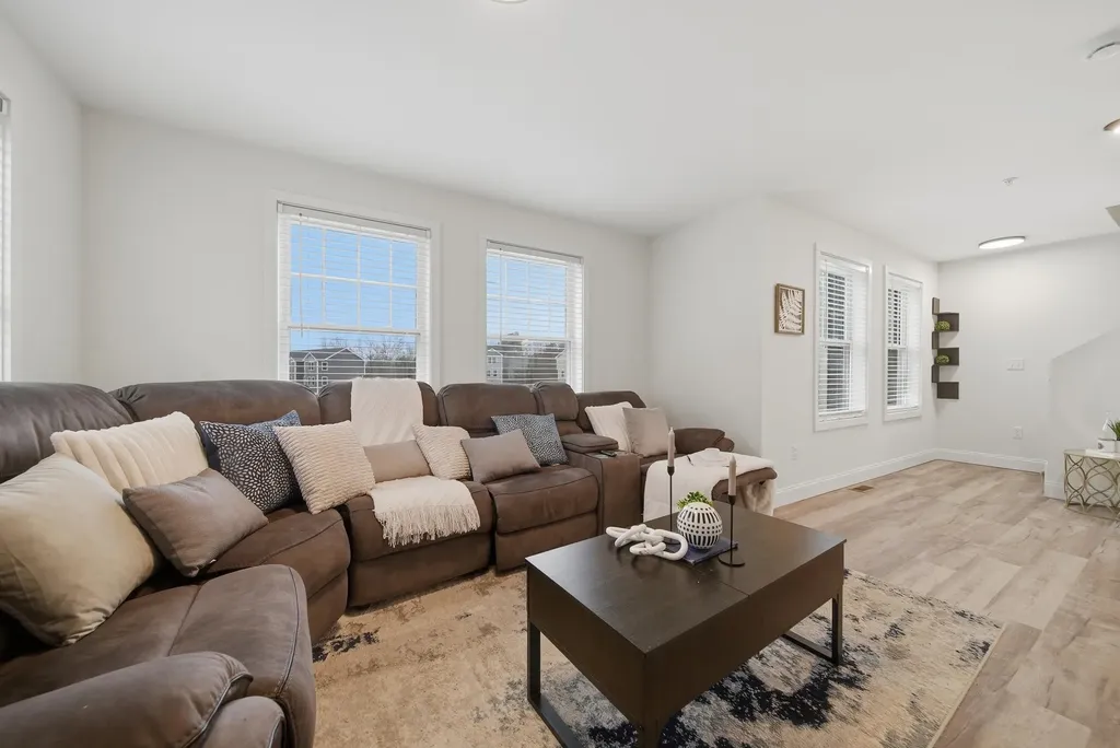 19 Biggs Avenue Epping NH 03042