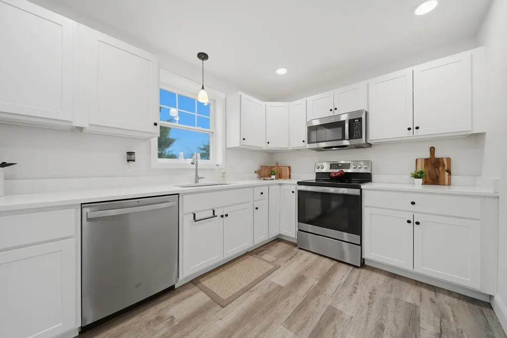 19 Biggs Avenue Epping NH 03042