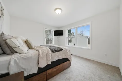 19 Biggs Avenue Epping NH 03042