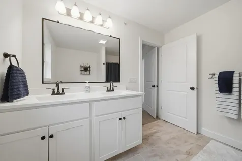 19 Biggs Avenue Epping NH 03042