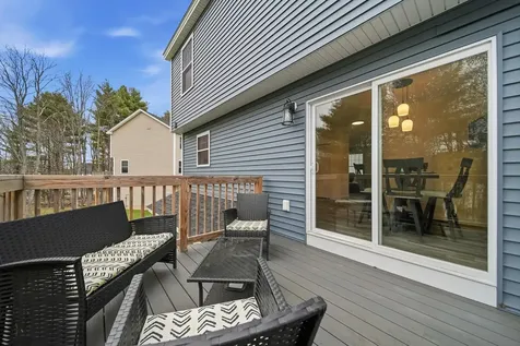 19 Biggs Avenue Epping NH 03042