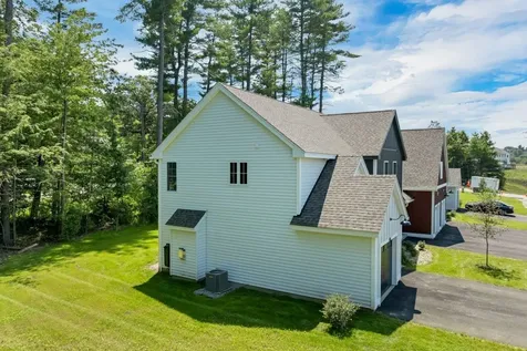 15-B Mustang Drive Litchfield NH 03052