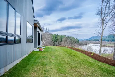 24 Highview Meadows Piermont NH 03779