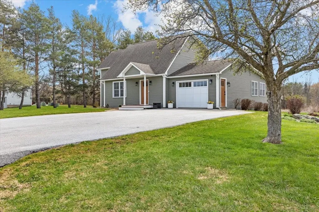 6 Vivian Lane St. Albans Town VT 05478