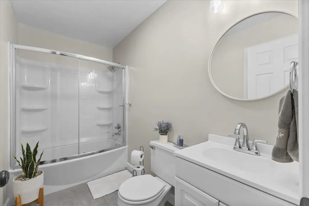 6 Vivian Lane St. Albans Town VT 05478