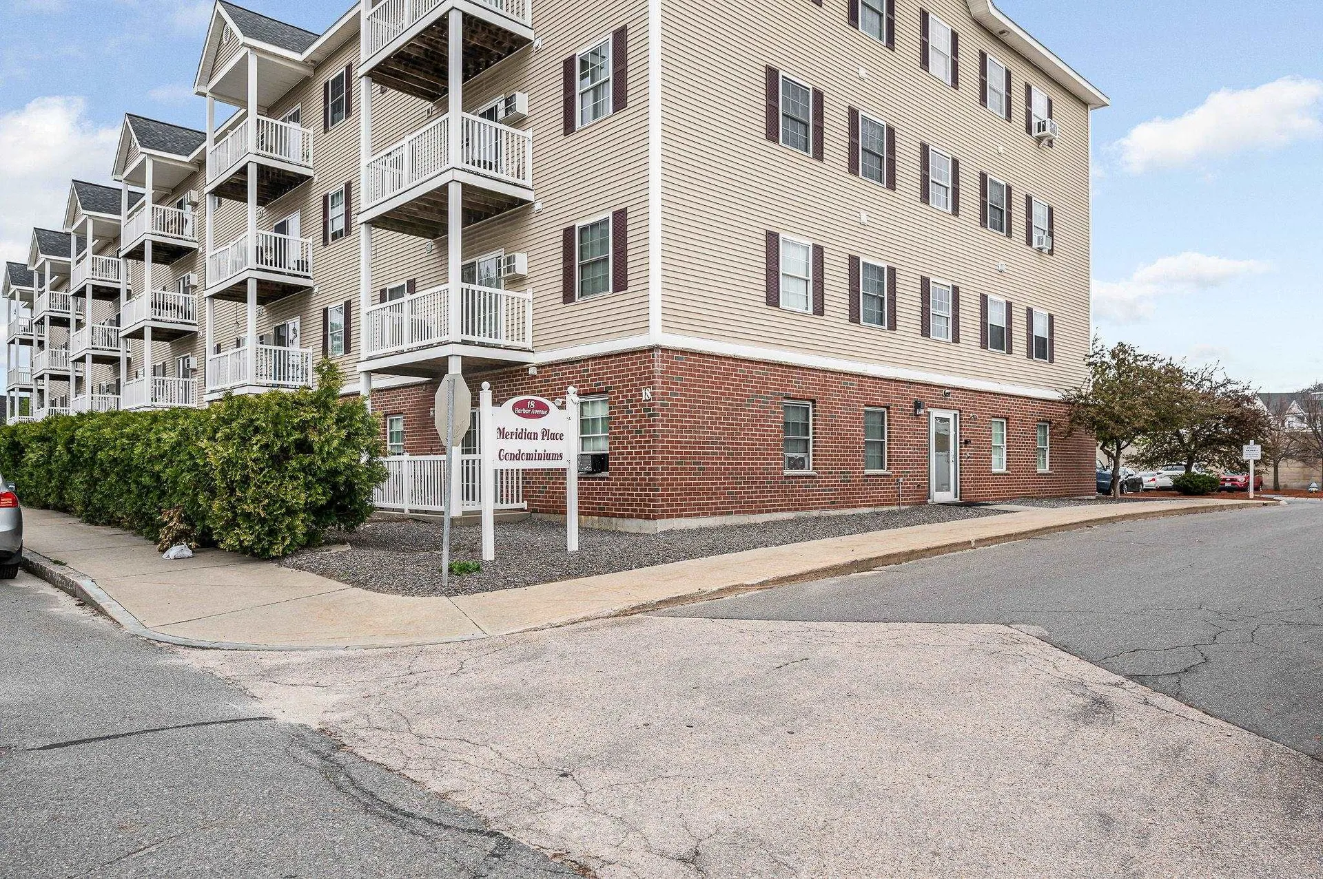 18 Harbor Avenue Nashua NH 03060