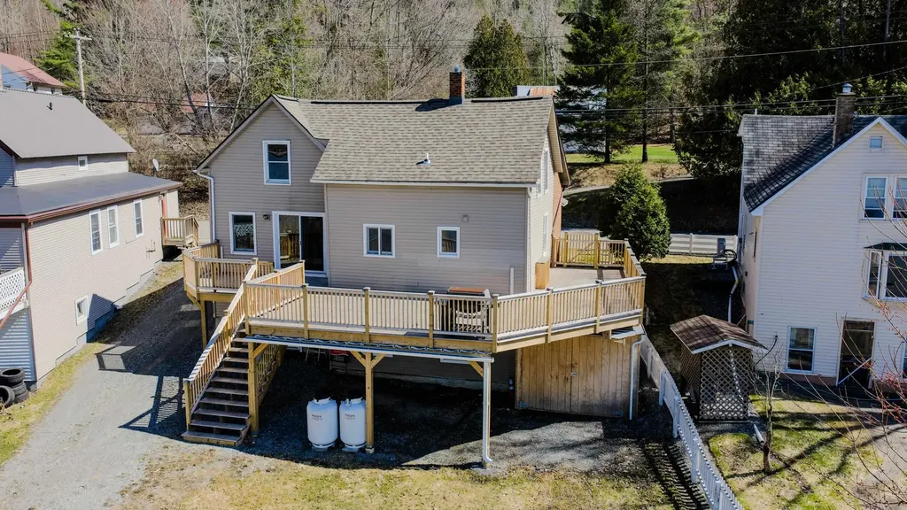 326 Glen Road Newport City VT 05855