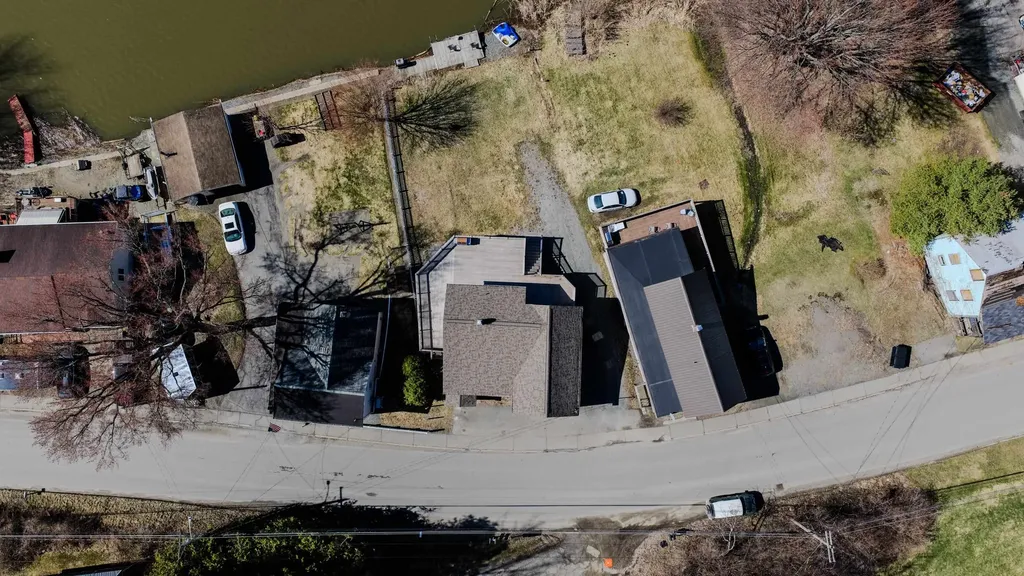326 Glen Road Newport City VT 05855
