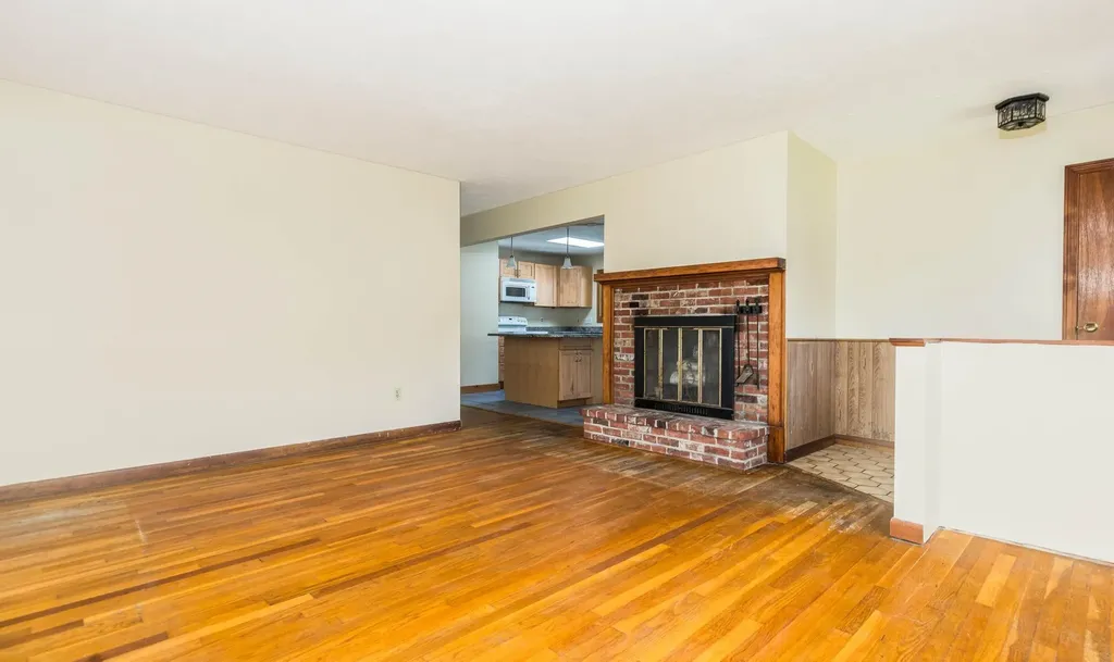 3 Mark Avenue Stratham NH 03885