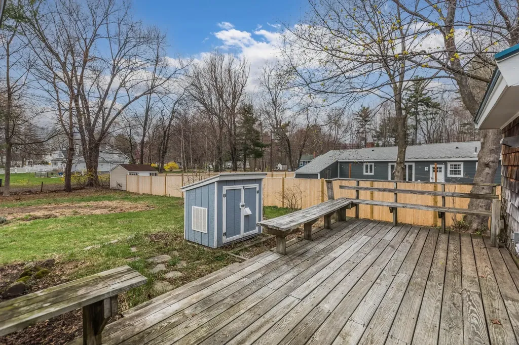 3 Mark Avenue Stratham NH 03885