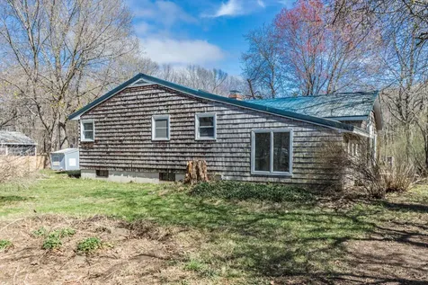 3 Mark Avenue Stratham NH 03885