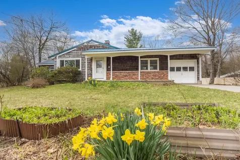 3 Mark Avenue Stratham NH 03885