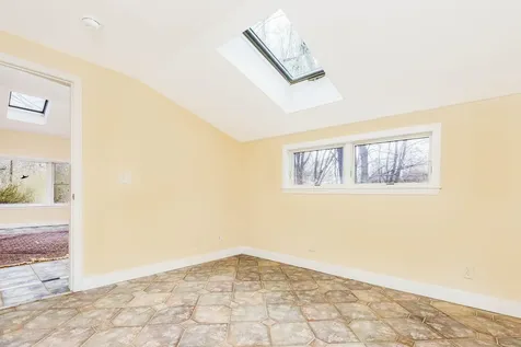 3 Mark Avenue Stratham NH 03885