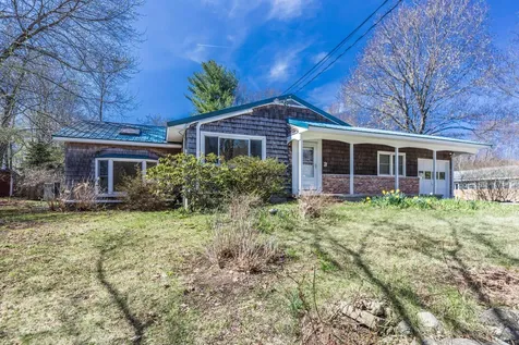 3 Mark Avenue Stratham NH 03885