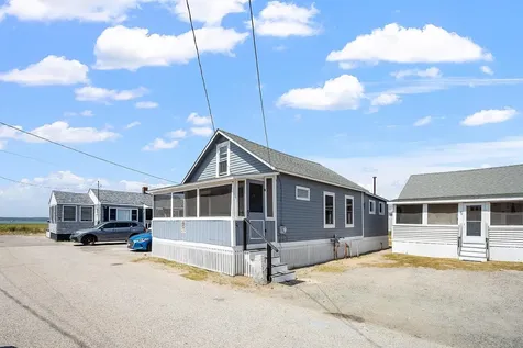 22-24 Perkins Avenue Hampton NH 03842