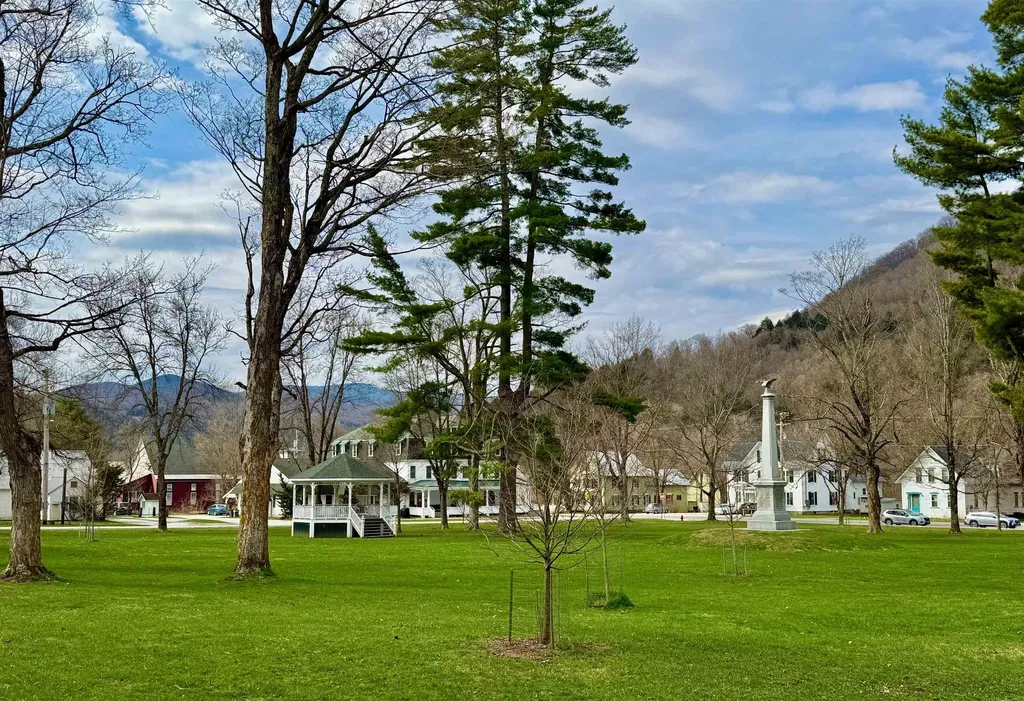 436 Mountain View Loop Rochester VT 05767