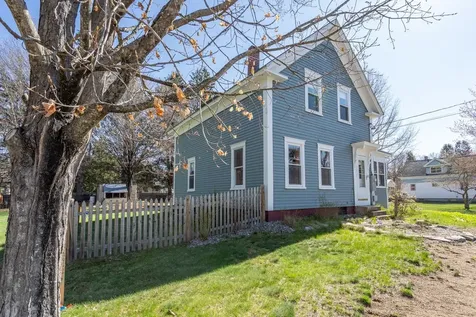 8 Adams Avenue Rochester NH 03867