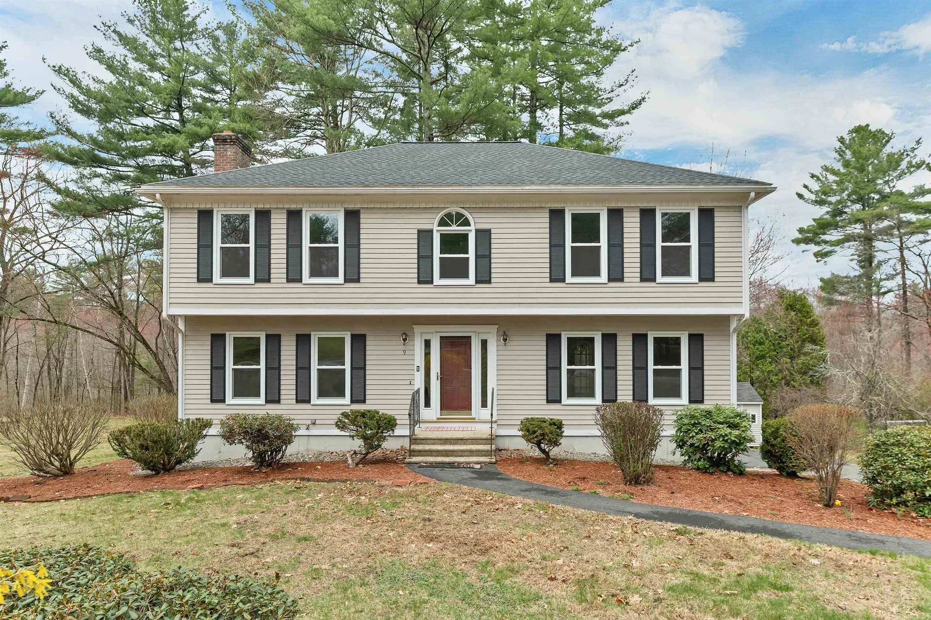 9 Isabella Drive Londonderry NH 03053