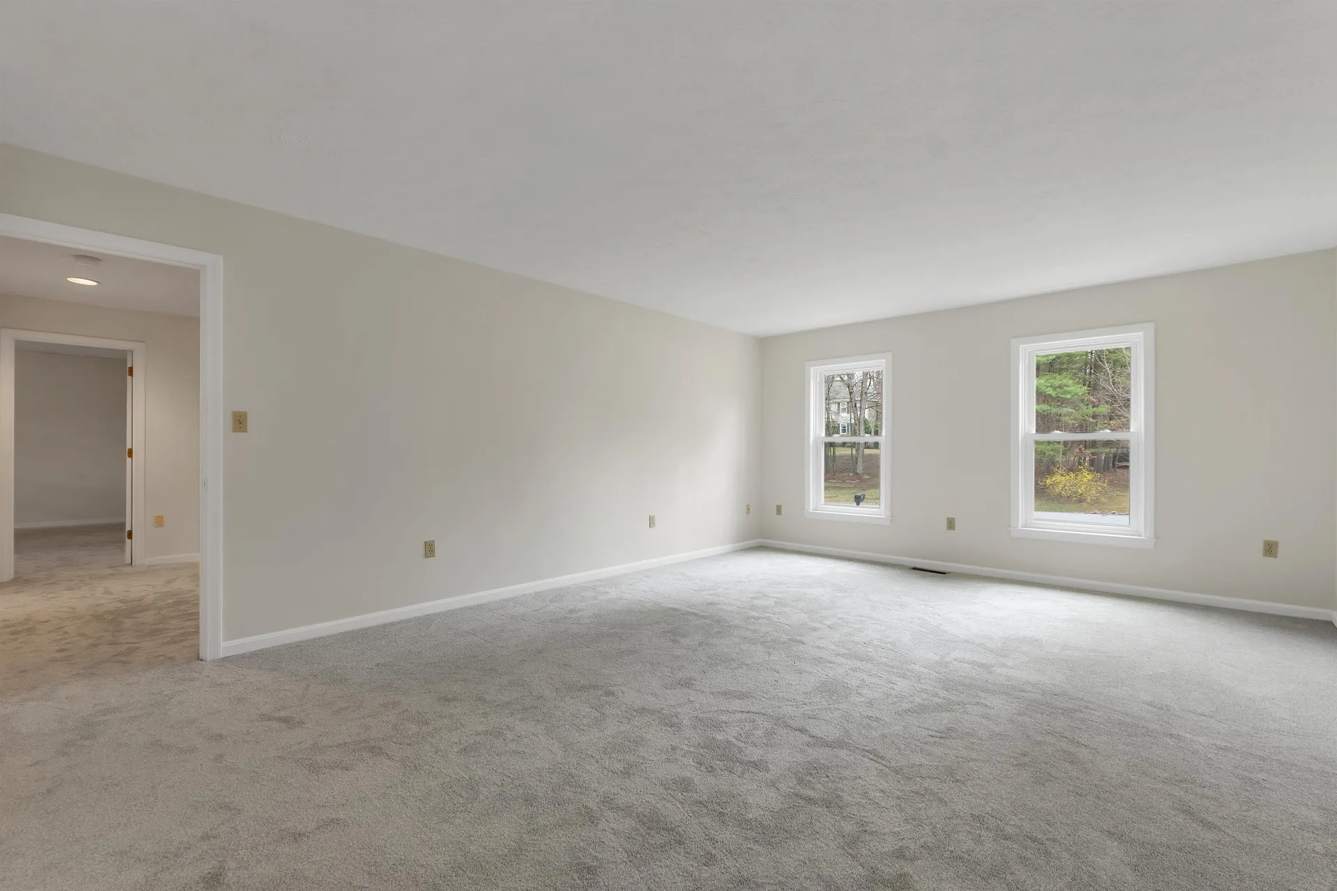 9 Isabella Drive Londonderry NH 03053