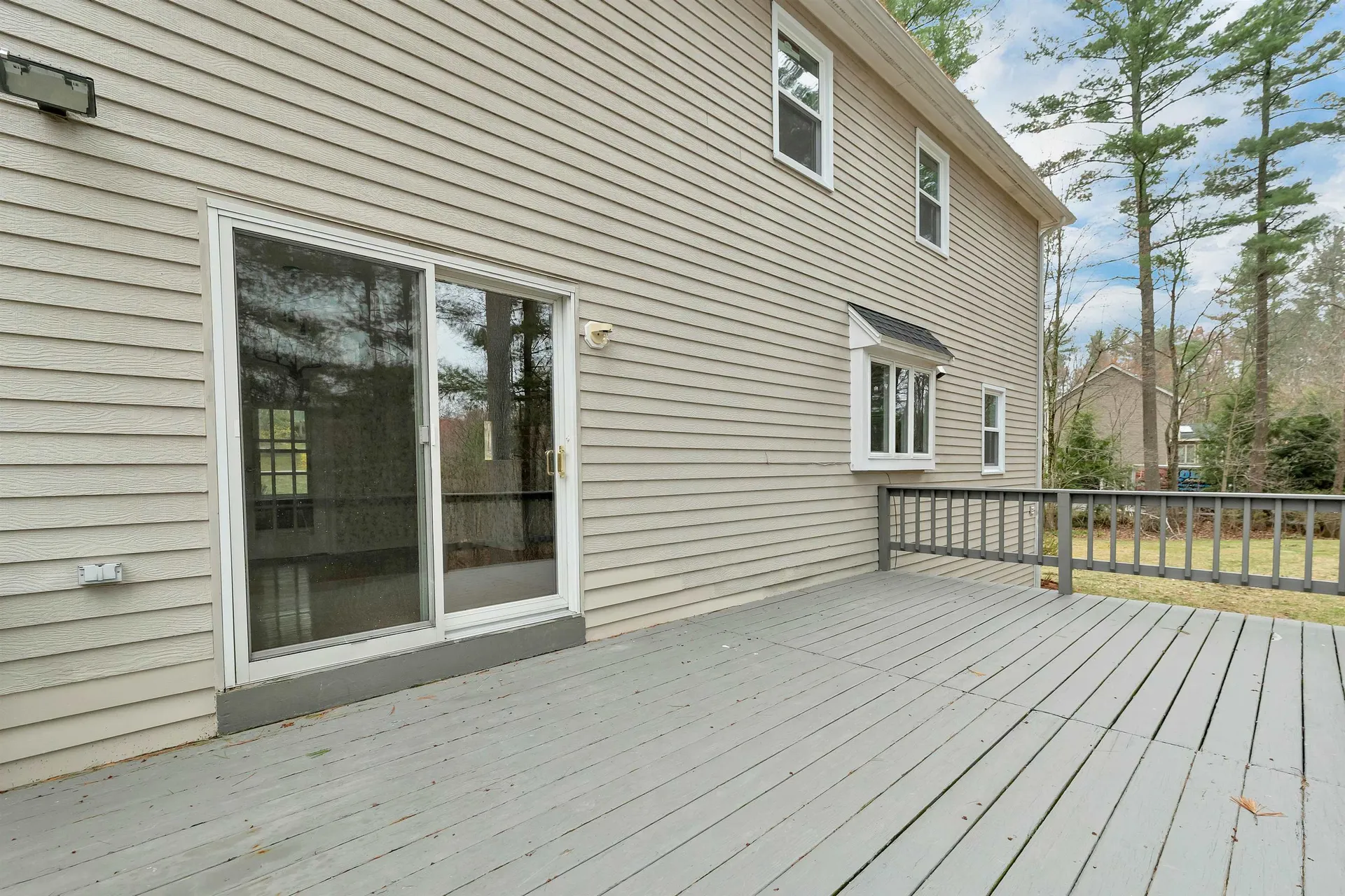 9 Isabella Drive Londonderry NH 03053
