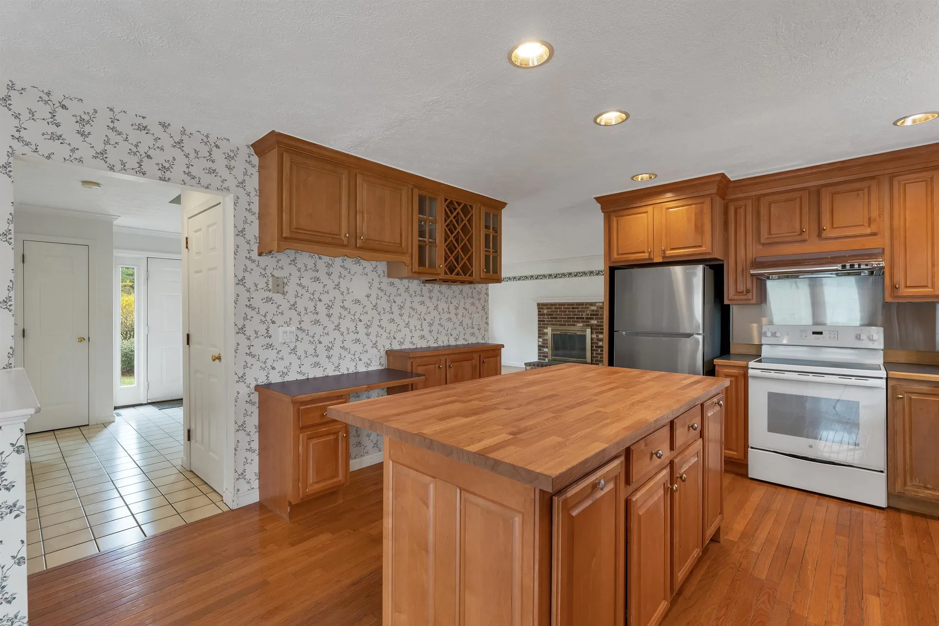 9 Isabella Drive Londonderry NH 03053