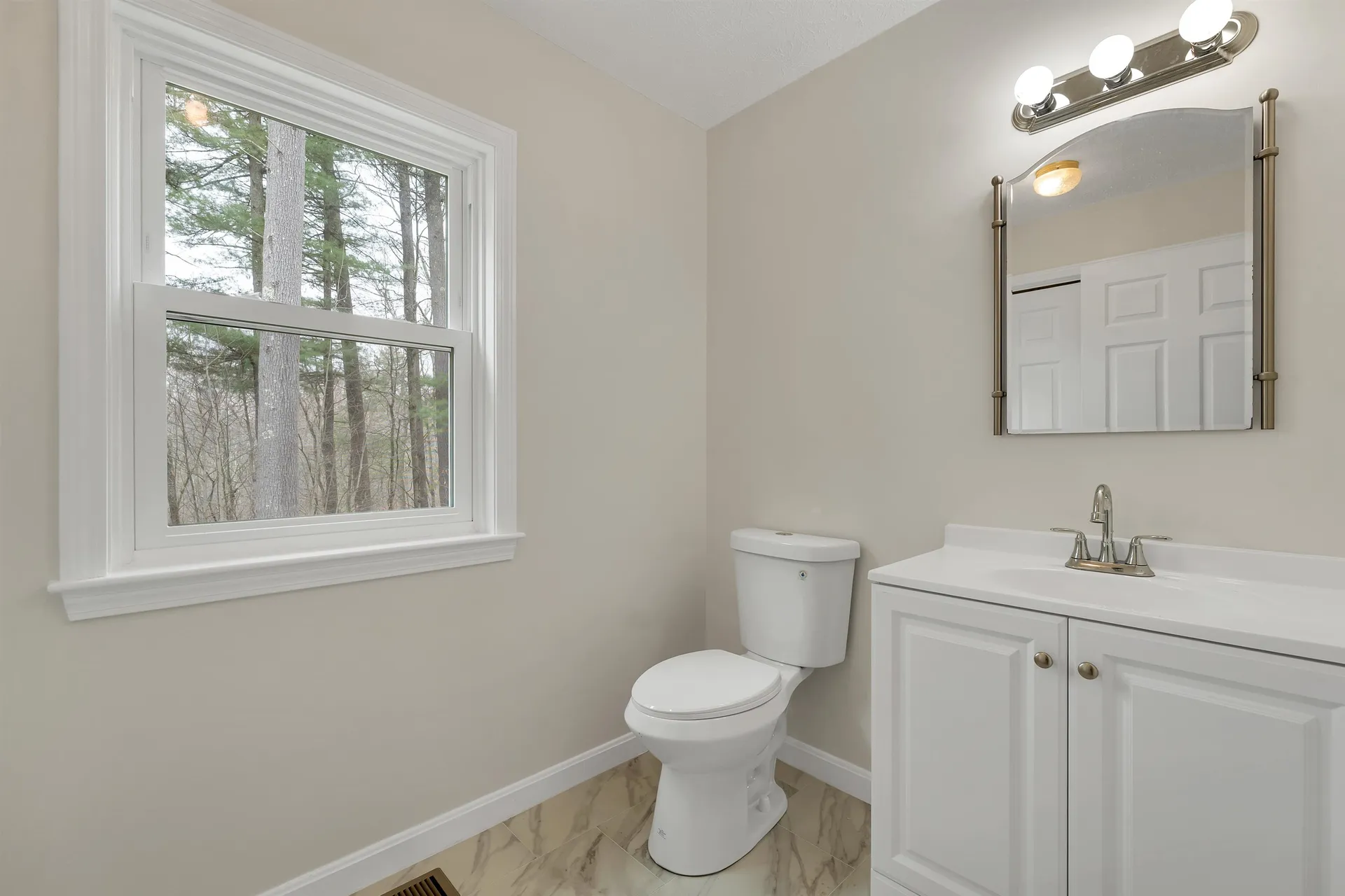 9 Isabella Drive Londonderry NH 03053
