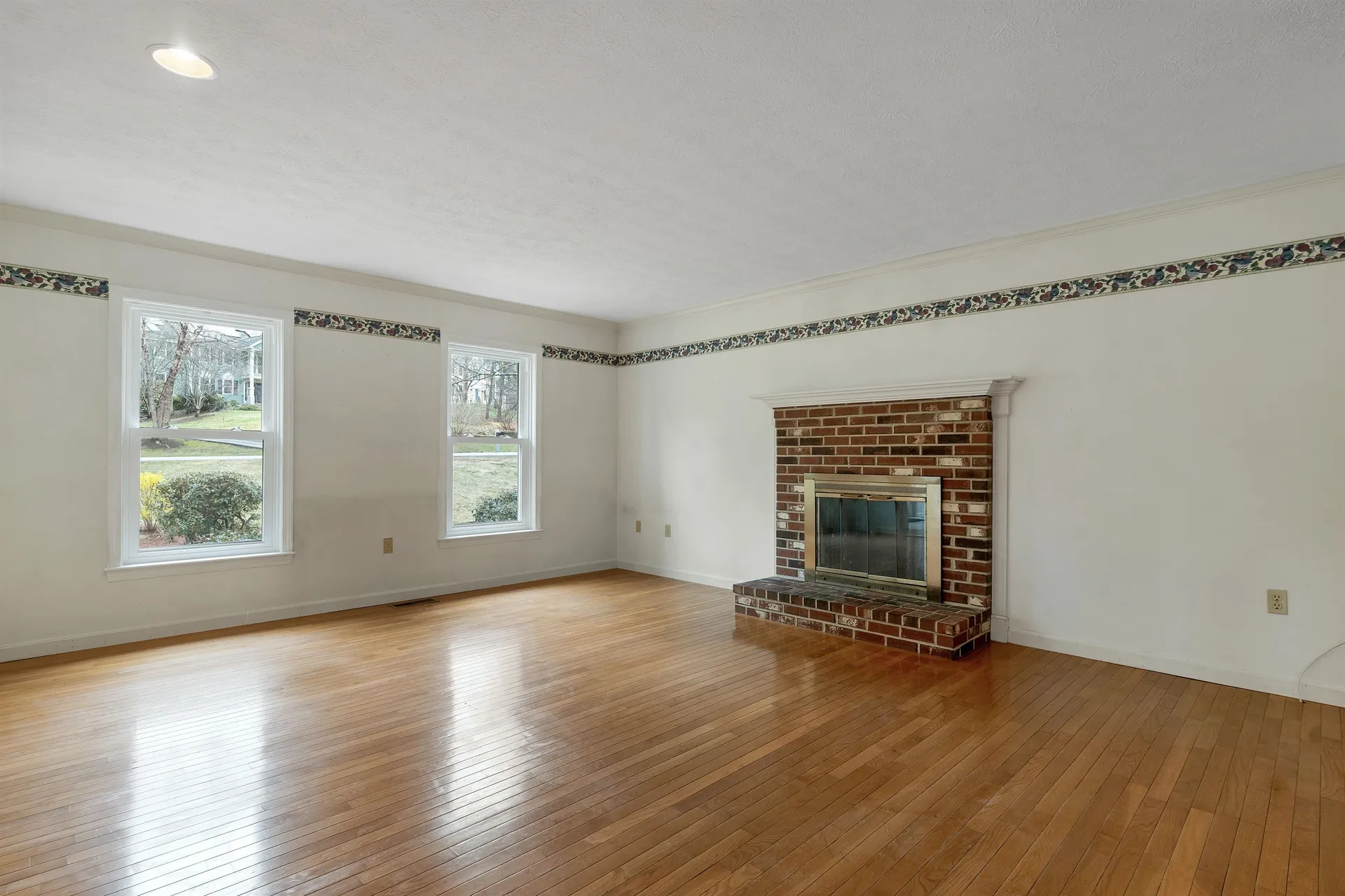 9 Isabella Drive Londonderry NH 03053