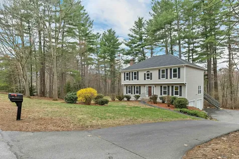 9 Isabella Drive Londonderry NH 03053