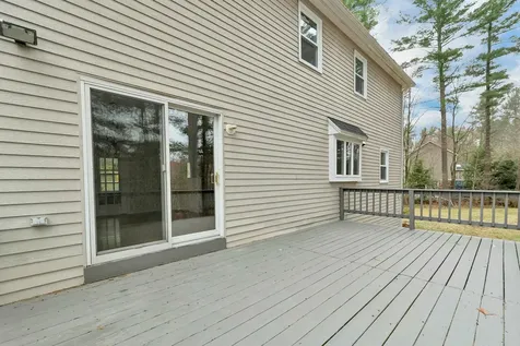 9 Isabella Drive Londonderry NH 03053