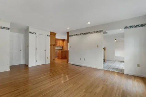 9 Isabella Drive Londonderry NH 03053