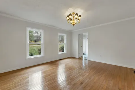 9 Isabella Drive Londonderry NH 03053