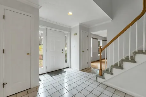 9 Isabella Drive Londonderry NH 03053
