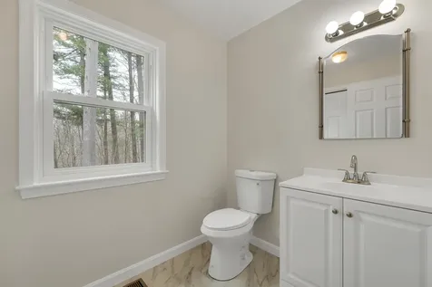 9 Isabella Drive Londonderry NH 03053