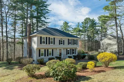 9 Isabella Drive Londonderry NH 03053