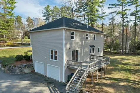 9 Isabella Drive Londonderry NH 03053