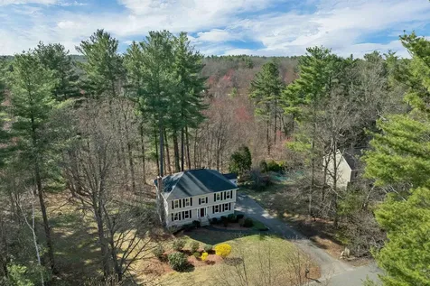 9 Isabella Drive Londonderry NH 03053