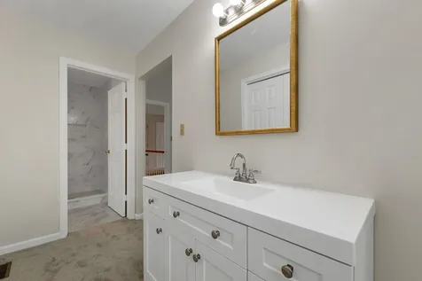 9 Isabella Drive Londonderry NH 03053