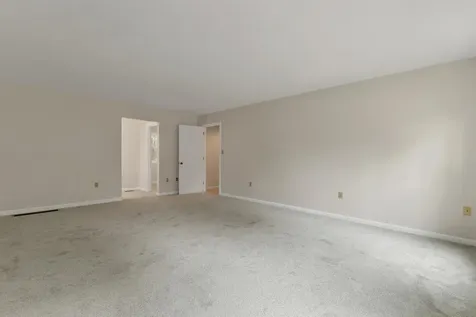 9 Isabella Drive Londonderry NH 03053