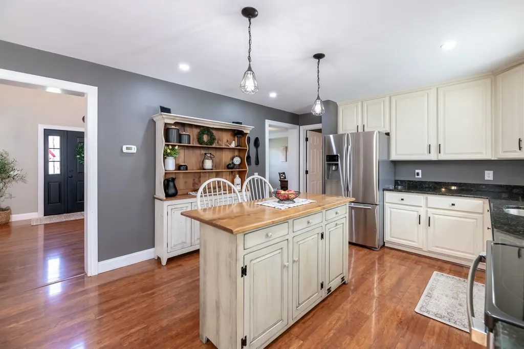 67 Bedford Avenue Gilford NH 03249