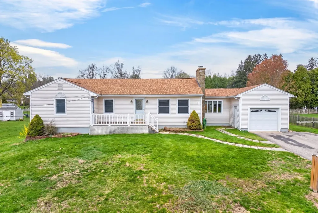 13 Darryl Lane Salem NH 03079