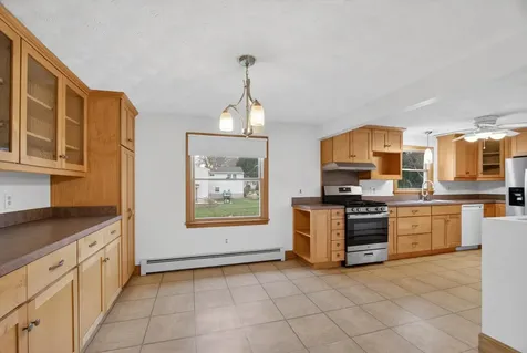 13 Darryl Lane Salem NH 03079