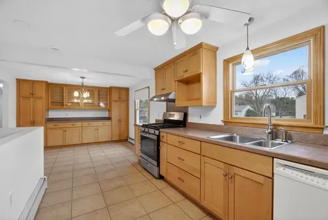 13 Darryl Lane Salem NH 03079
