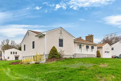 13 Darryl Lane Salem NH 03079