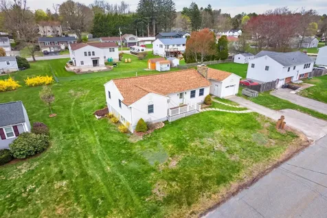 13 Darryl Lane Salem NH 03079