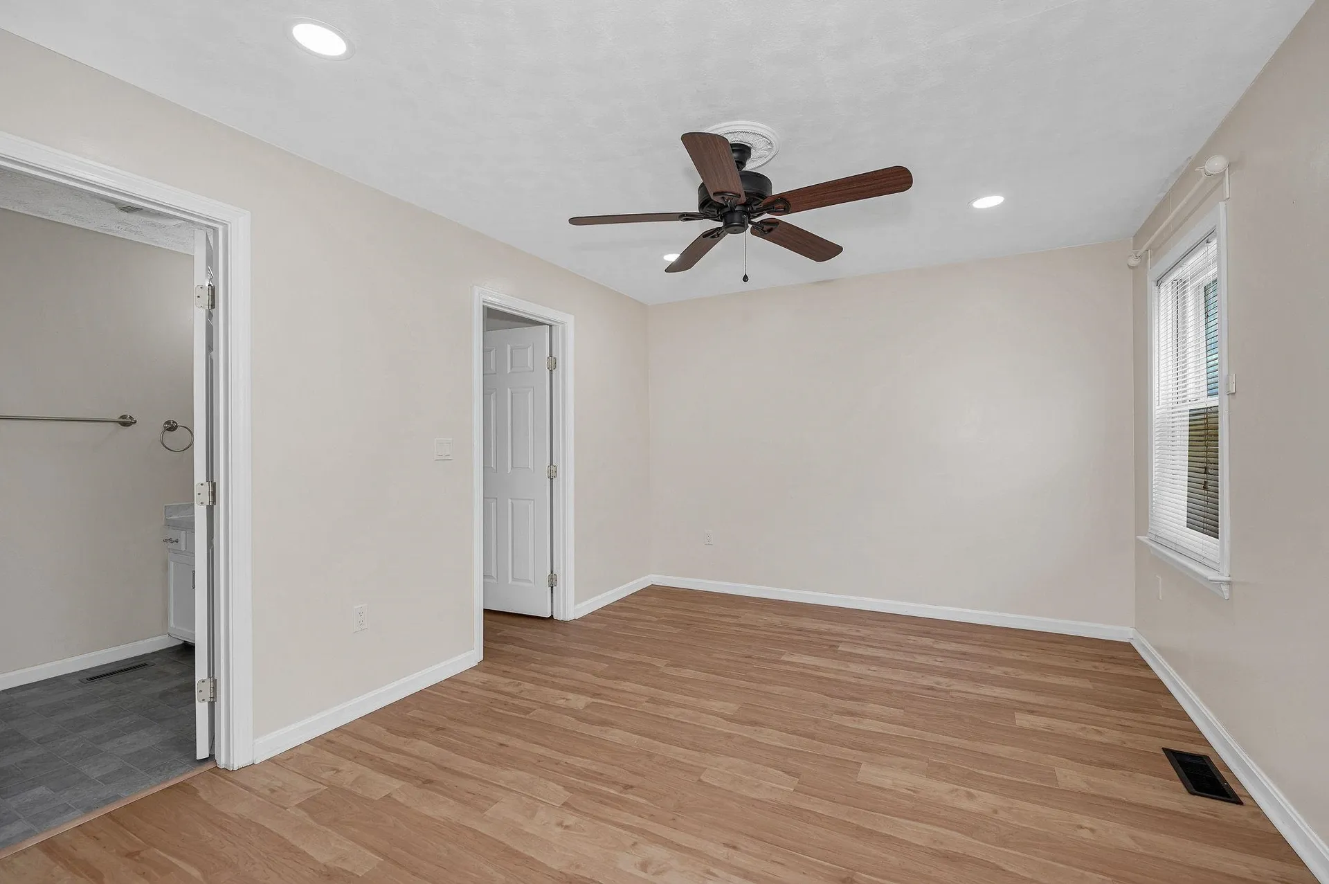 64 Cadogan Way Nashua NH 03062