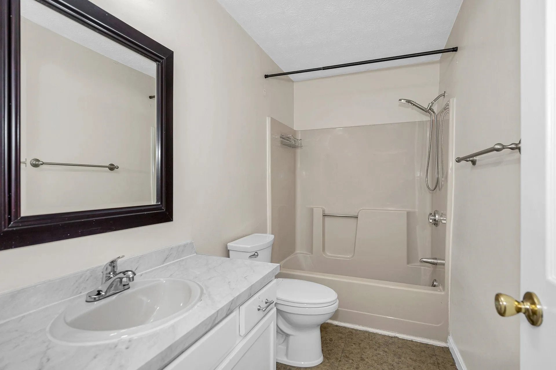 64 Cadogan Way Nashua NH 03062